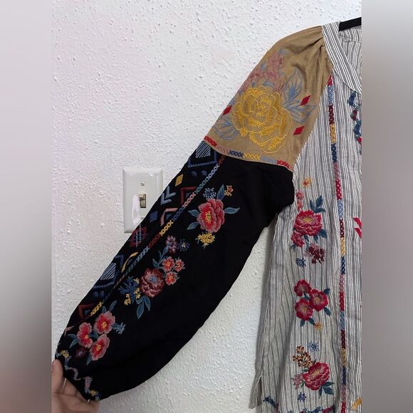 Savanna Jane Kerrie Top in Charcoal, Ivory, and Tan size small - Picture 5 of 8